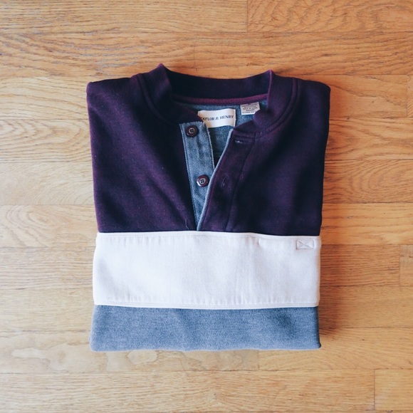 TAYLOR & HENRY Sweatshirt - Picture 4 of 4